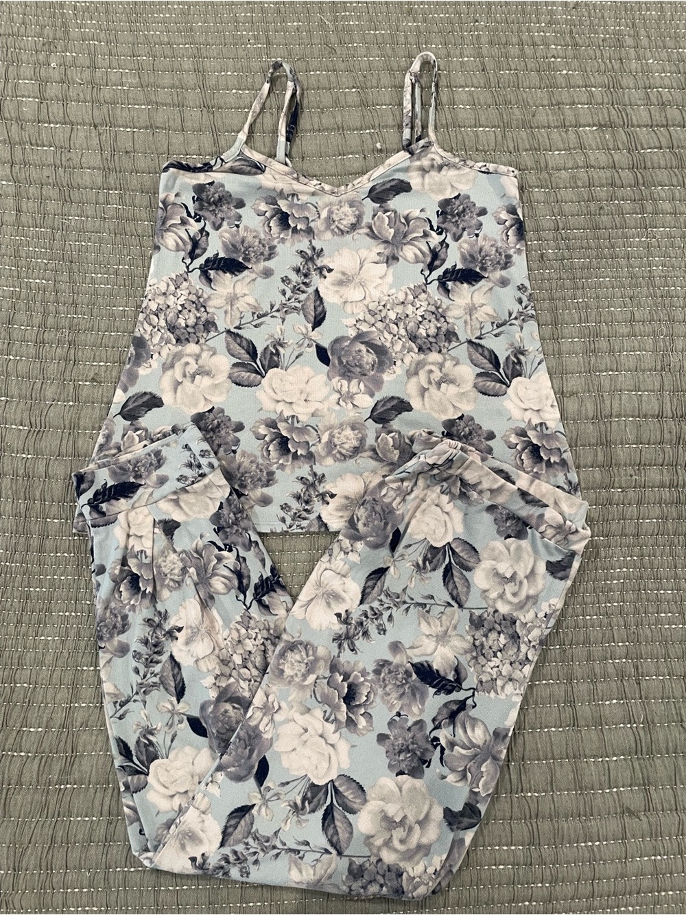 Vince Camuto Light Blue Floral Cami and Joggers Pajama Set Size XL Soft